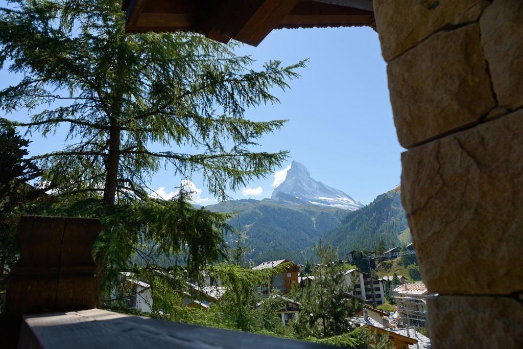 Апартаменты Chalet Kisseye With Heated Pool And Matterhorn Views Церматт Номер фото